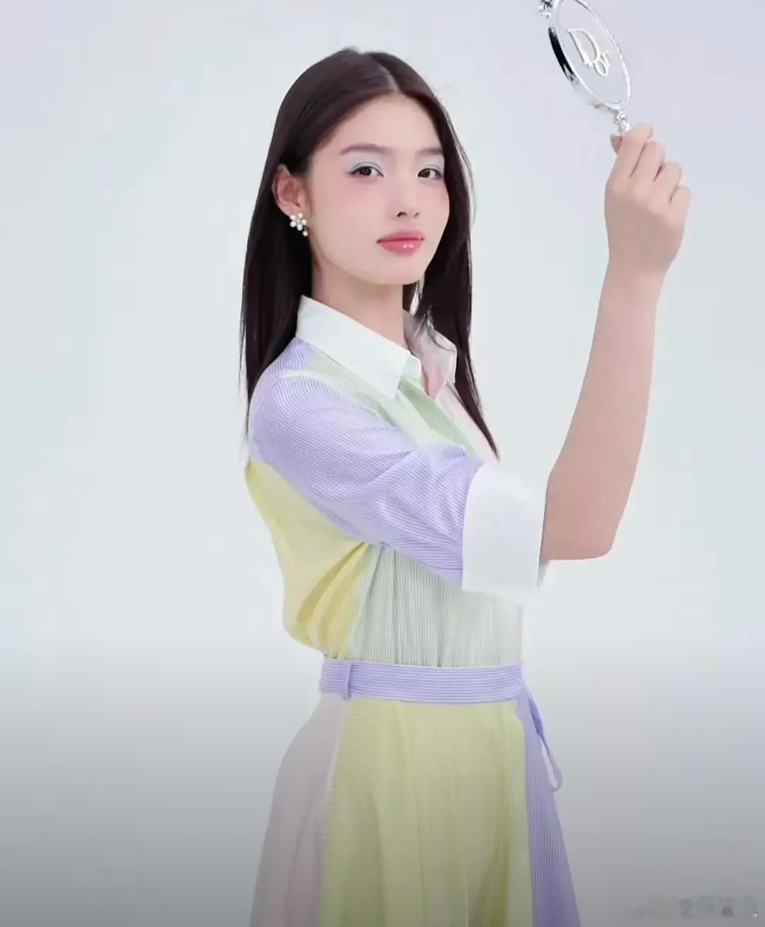 艾米长得像一只鲶鱼....糊成这样也是情理之中了 