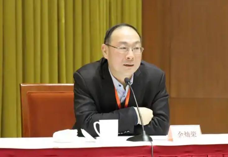 [太阳]别再抱有“中俄结盟”的幻想了！我非常赞同金灿荣教授的话，他说，俄罗斯不是