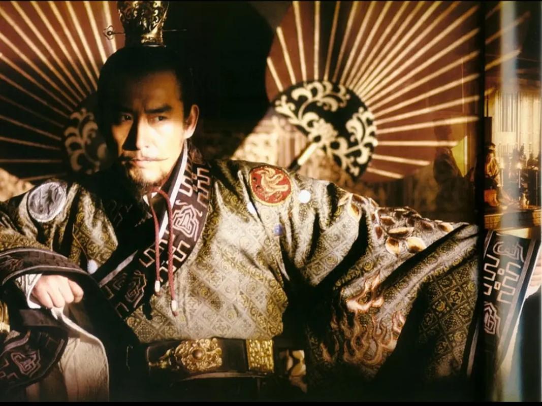 纵观中国古代帝王史，兔死狗烹是常态。刘邦诛韩信、彭越，朱元璋屠戮开国功臣，大半开