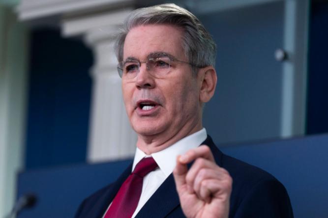 美国“子弹”已上膛，美财长通知中国交出稀土！话音刚落，中方停购大豆......大