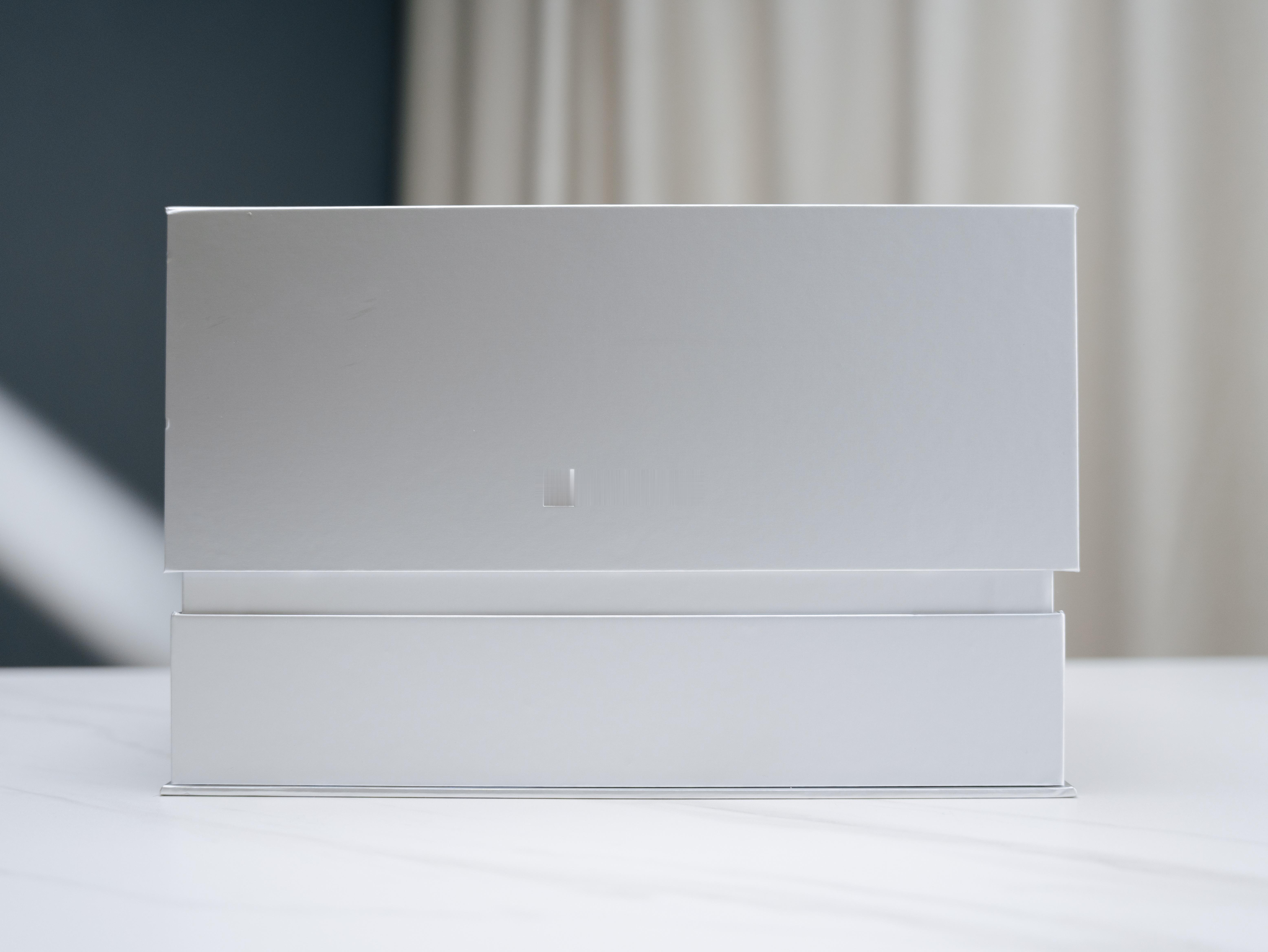 收到一加Ace 6T发布会邀请函了，是一个非常精致的手机休眠舱，意思很明显了，一