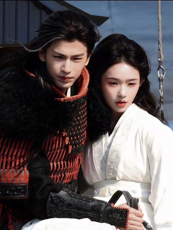 林允包场张凌赫新剧林允给张凌赫新剧包场，超级期待林允张凌赫的归鸾！！！  林允给