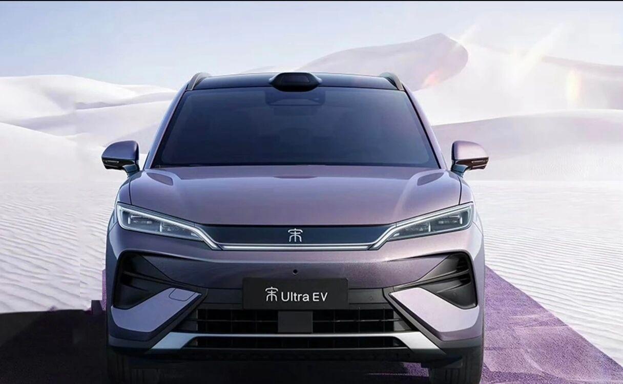 比亚迪宋UltraEV紫色这个紫色好有韵味，质感真绝了
内饰的颜值也很在线，空间