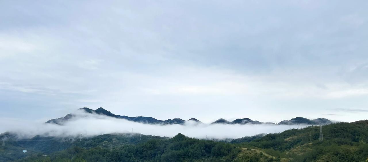 最近写的微头条，流量不是很高，但是和之前AI写的对比一下已经高出不少。总结一下，