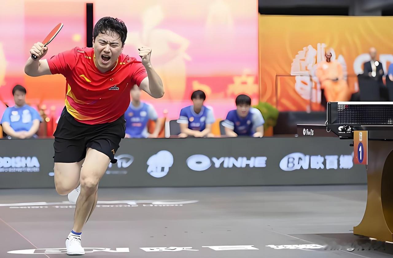 百年伦敦世乒赛，为什么教练组会选梁靖崑？因为，他稳！让我们回顾2025年10月1