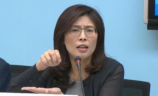 【胡文琦：郑丽文的坚持，值得赞赏肯定】
能耐天磨是好汉，不遭人忌是庸才，这句话要