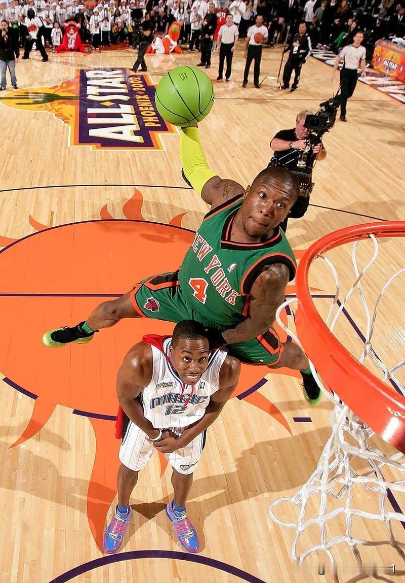 尿毒症！
据悉，NBA175cm扣篮王“小土豆”内特-罗宾逊每周要进行三次透析！