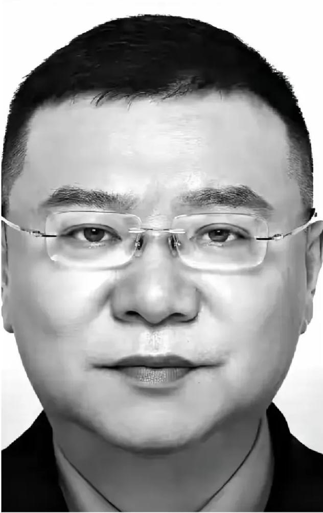 2月20日凌晨，海南万籁俱寂，许多人尚在梦乡，51岁的省公安厅刑侦总队副支队长陈