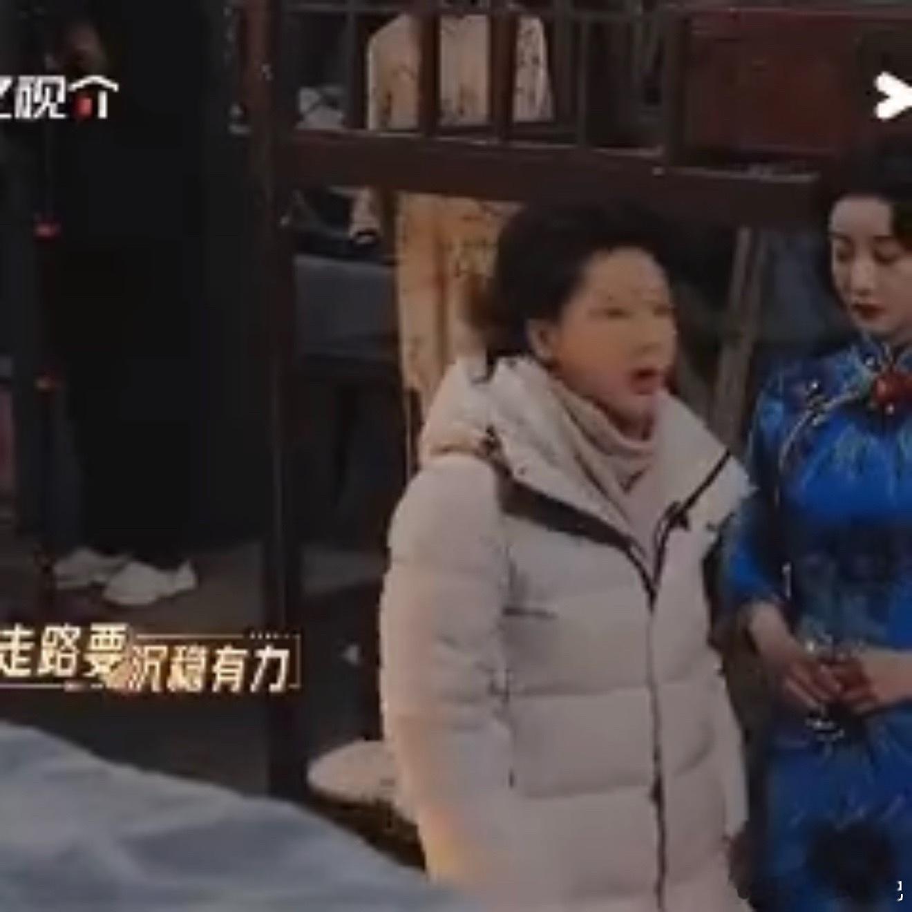 我看何赛飞批姜贞羽这段，真是隔着屏幕都替她捏把汗！玉墨真不是光漂亮站着就行，这个