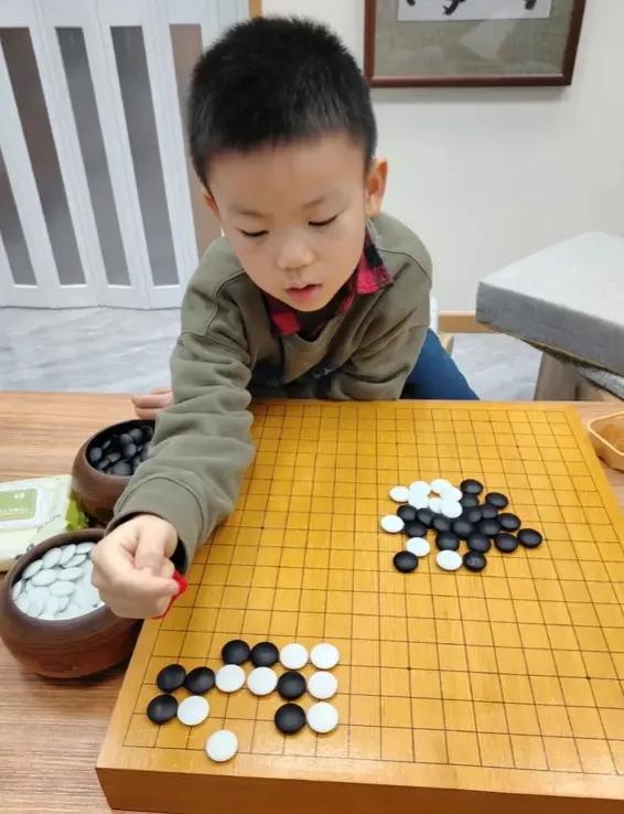 适时等级分~四人排前三~激烈的争夺



等级分排位是衡量棋手实力的重要指标，历