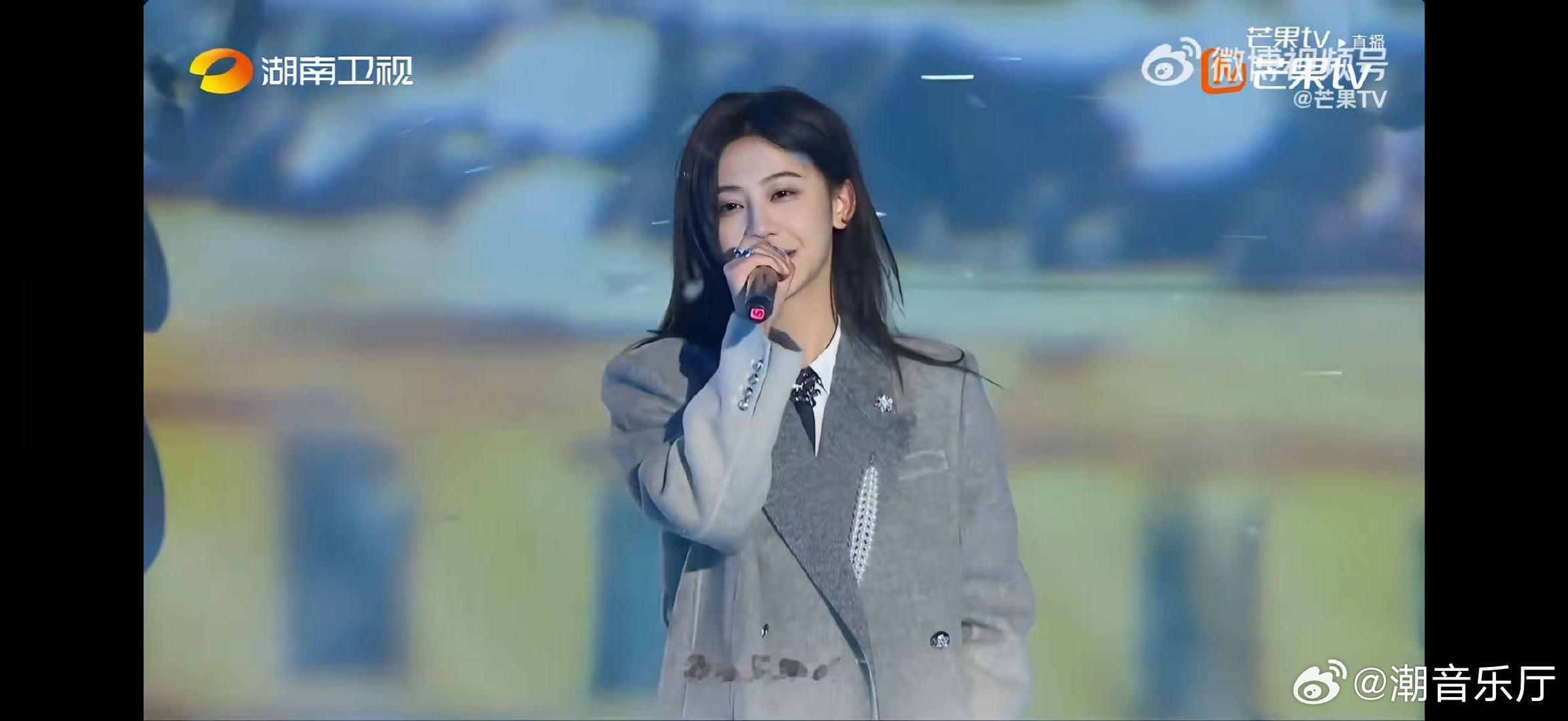 武艺袁一琦雪舞台电影感长春冰雪之夜直播长春冰雪之夜长春冰雪之夜的神仙舞台！武艺袁