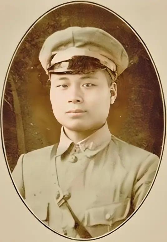 1959年，51岁的邱行湘刚获特赦，还是光棍一个，这个曾经叱咤战场的国民党将军，