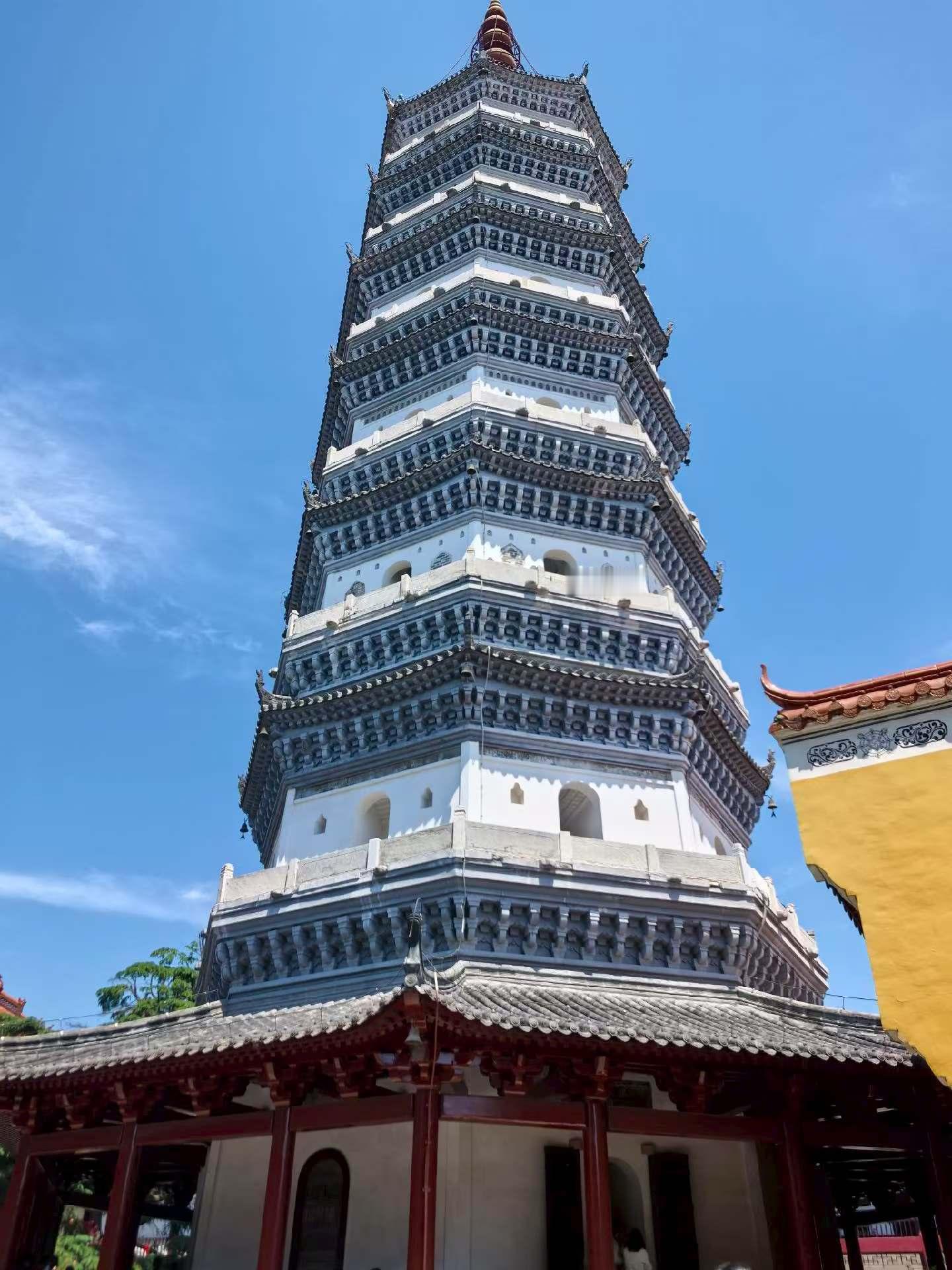 【有谁与我一样，土生土长的安庆人，第一次爬振风塔】土生土长在安庆，从小听着振风塔