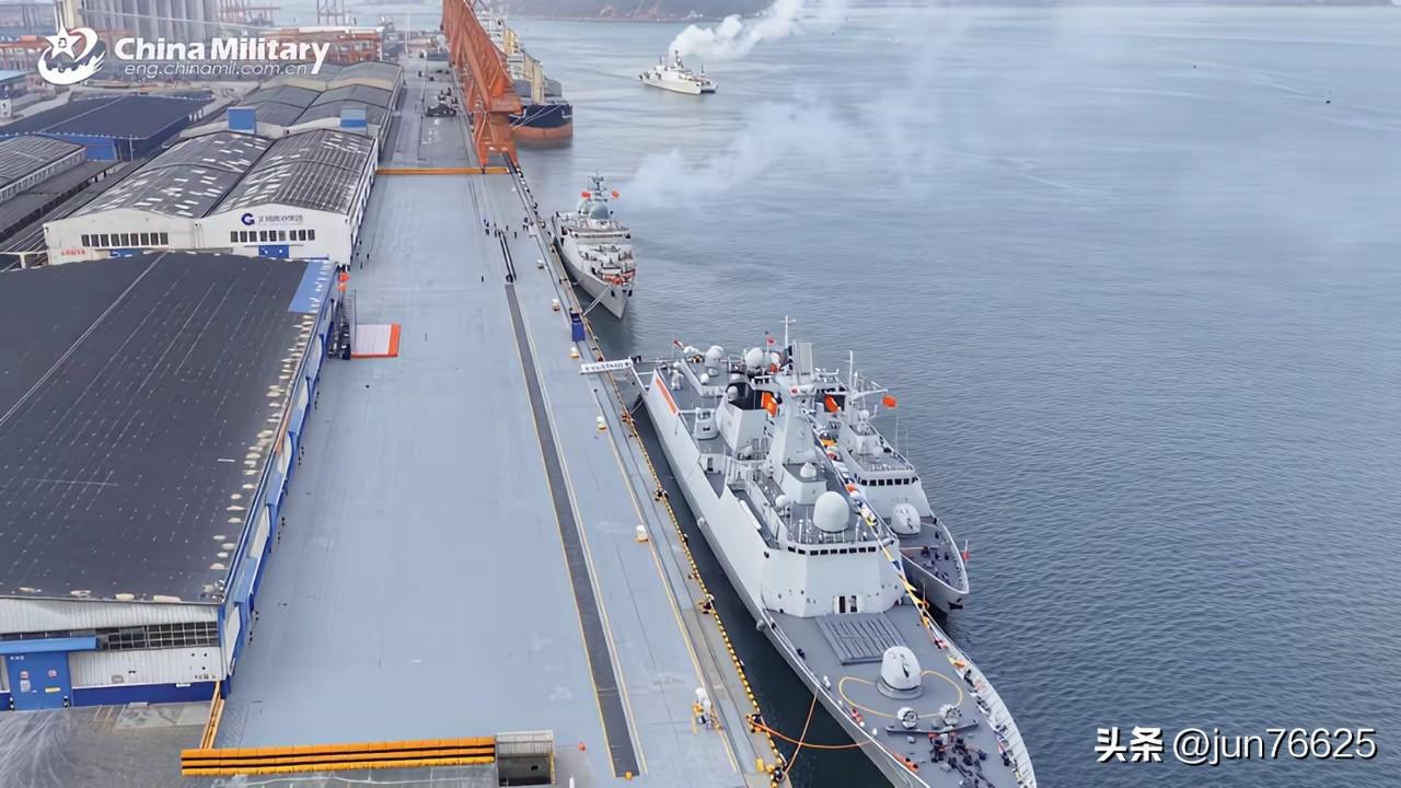 它们同框时：054A、056A和越南猎豹级同框差别有多大！
此次越南海军来访，派