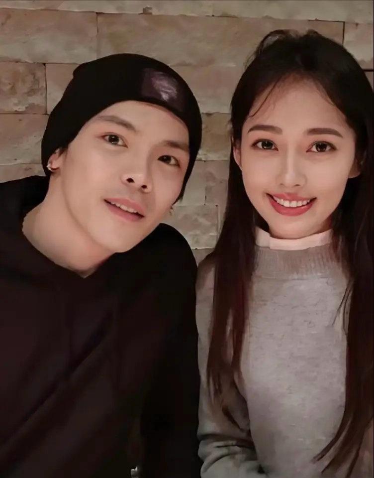 向佐终于把话说透了，郭碧婷能嫁入向家，根本不是因为漂亮和生儿子。 
向佐说，郭碧