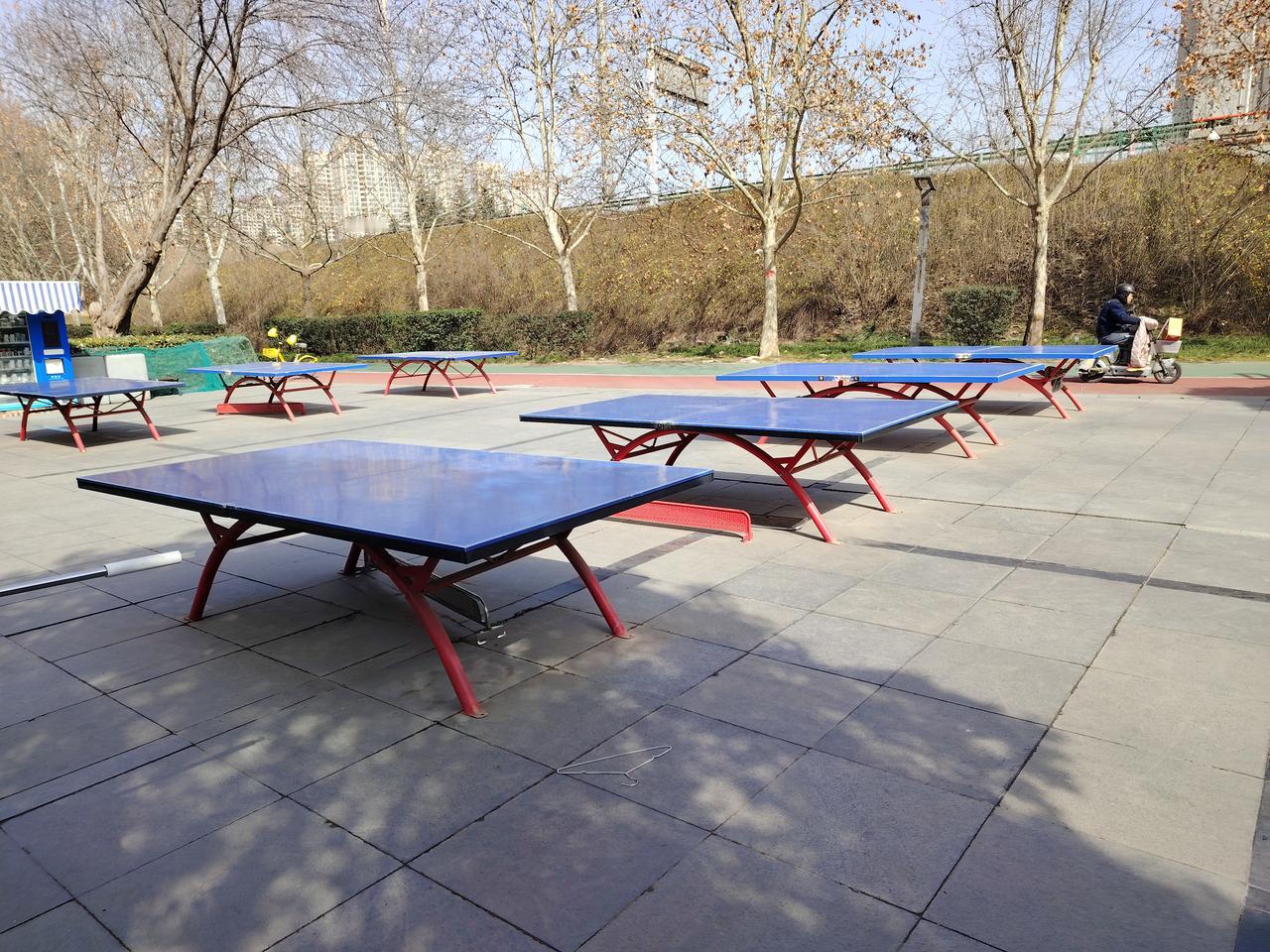 退休教师干保洁是不是很丢面子
有位教师，退休乡里。
身居陋室，壮心不已。
想被返