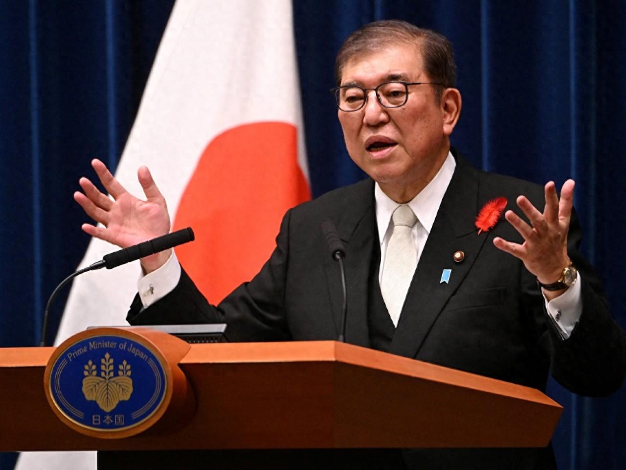 日本不承认中日联合声明，外国网友评论。网友说：中国承诺不先使用核武器，但应该对鸦