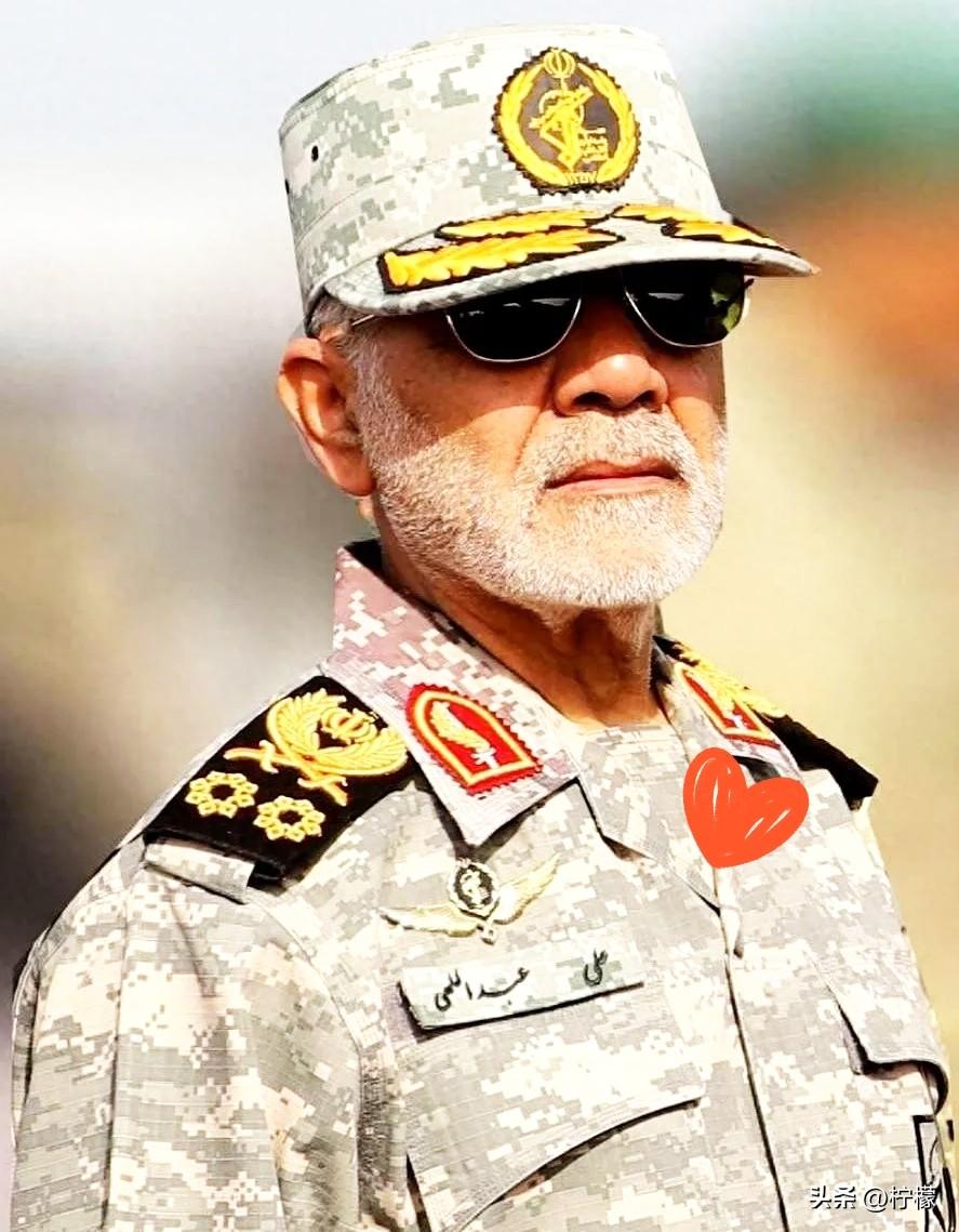 伊朗的打法，彻底变了。
上一次，是从“你打我一拳，
我还你一拳”，变成了“逮着你