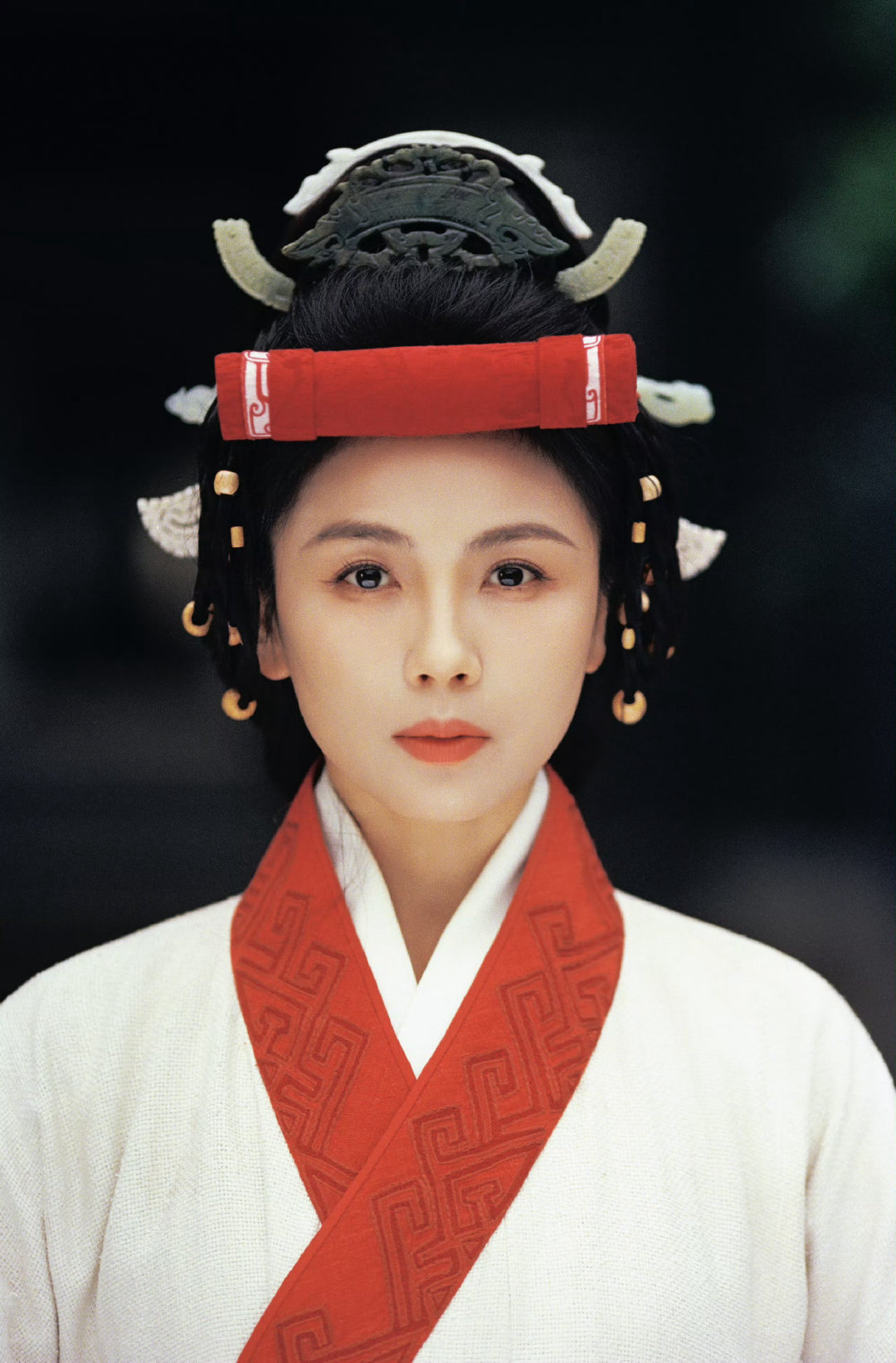 刘涛古早武侠味刘涛在商朝也是妈妈级别刘涛时隔九年再度诠释妇好，一身戎装满是怀旧的