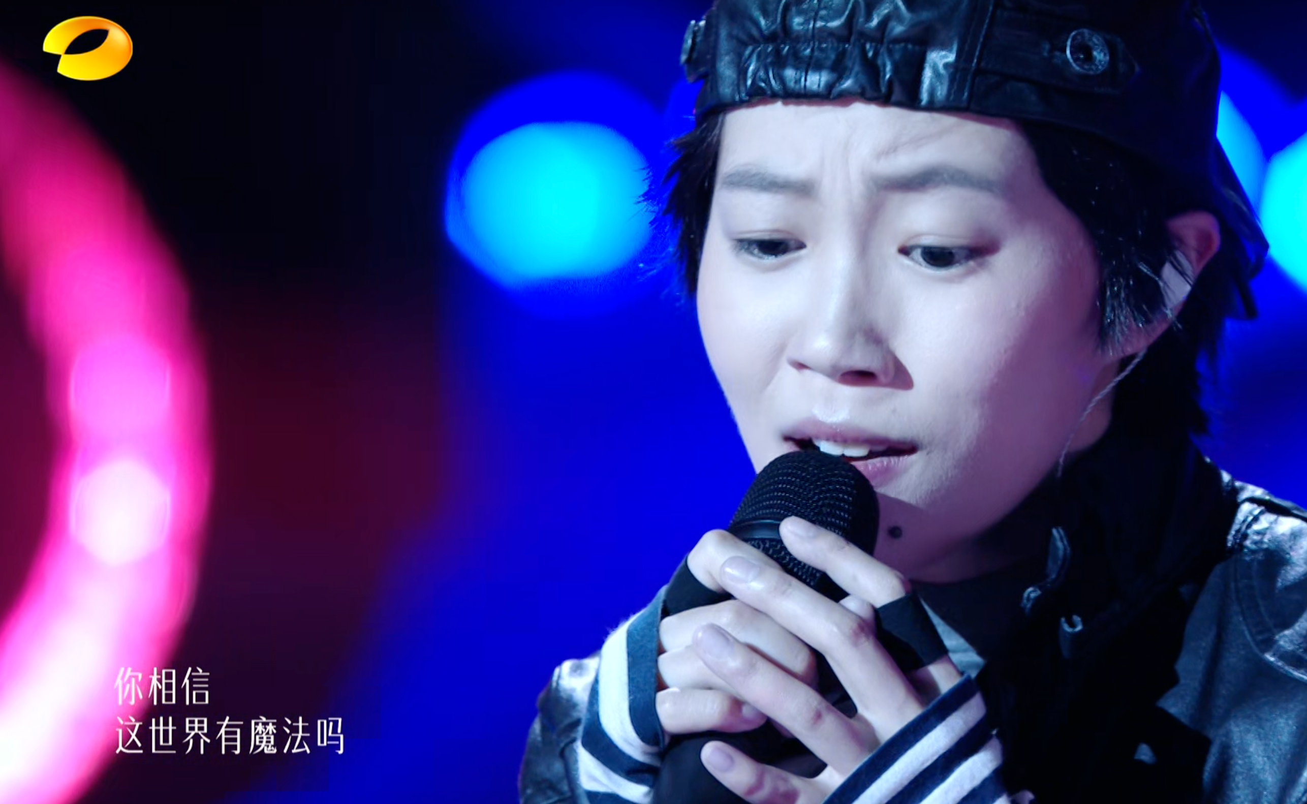 窦靖童 王菲的声音唱窦唯 我知道她一直都在努力不活在父母的“影子”里，但基因是强