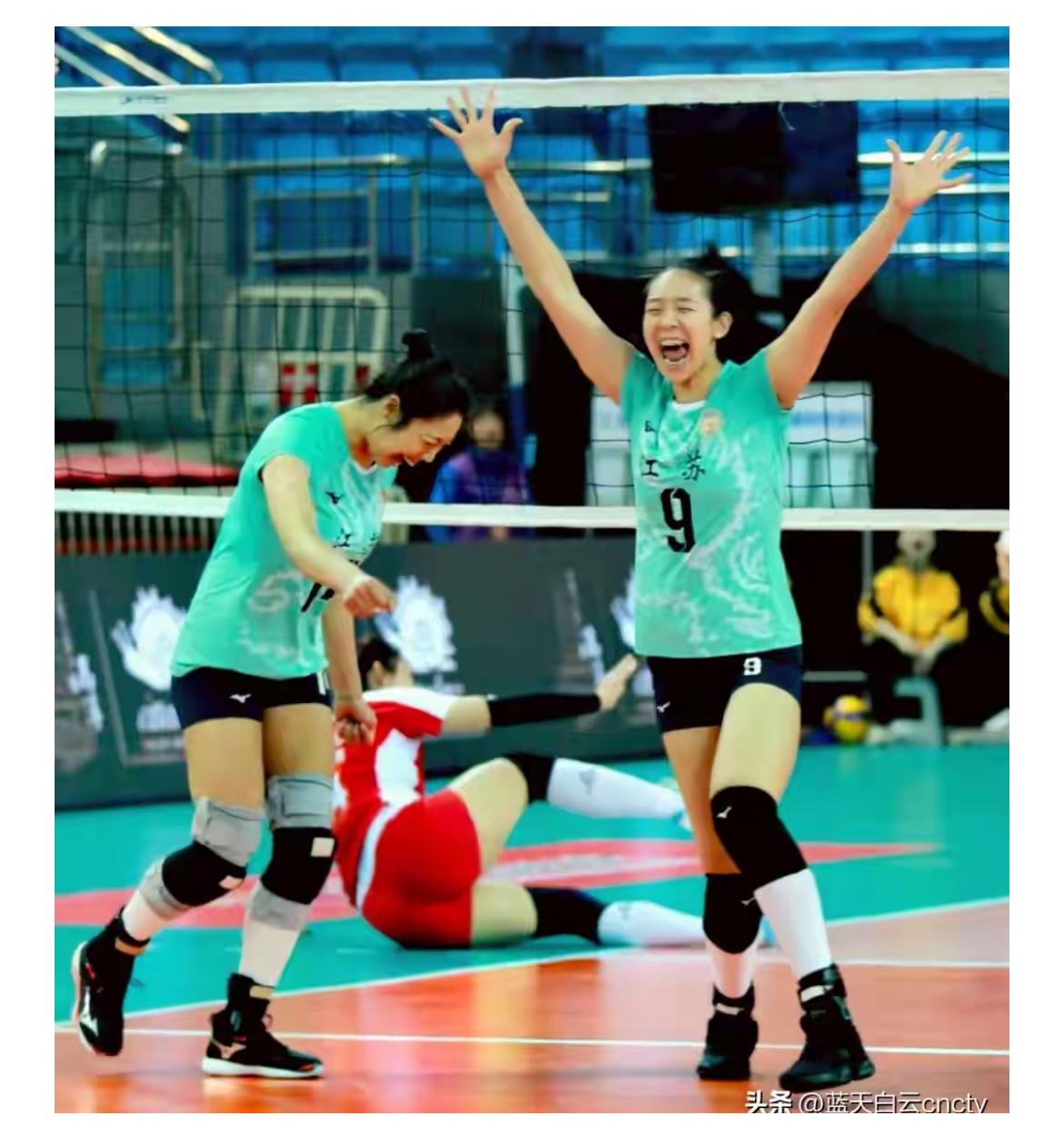 这次中国女排国家集训队没有万梓玥。
这让人很意外。
从中国女排著名的南北长城徐云