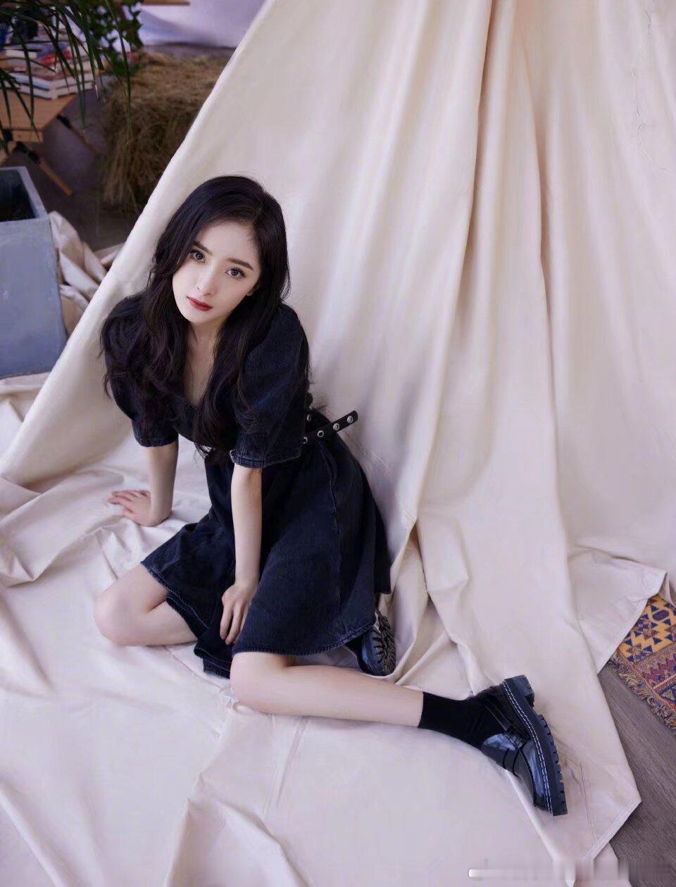 杨幂[超话]  🦊杨幂库迪咖啡全球品牌代言人 如果有些人平白无故的从你生活中消