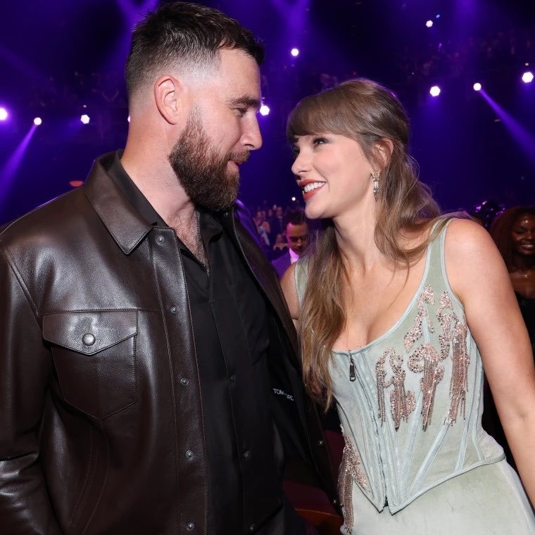 🗓️| Taylor Swift的婚礼已经过去了两个星期，目前还没有一张官方照