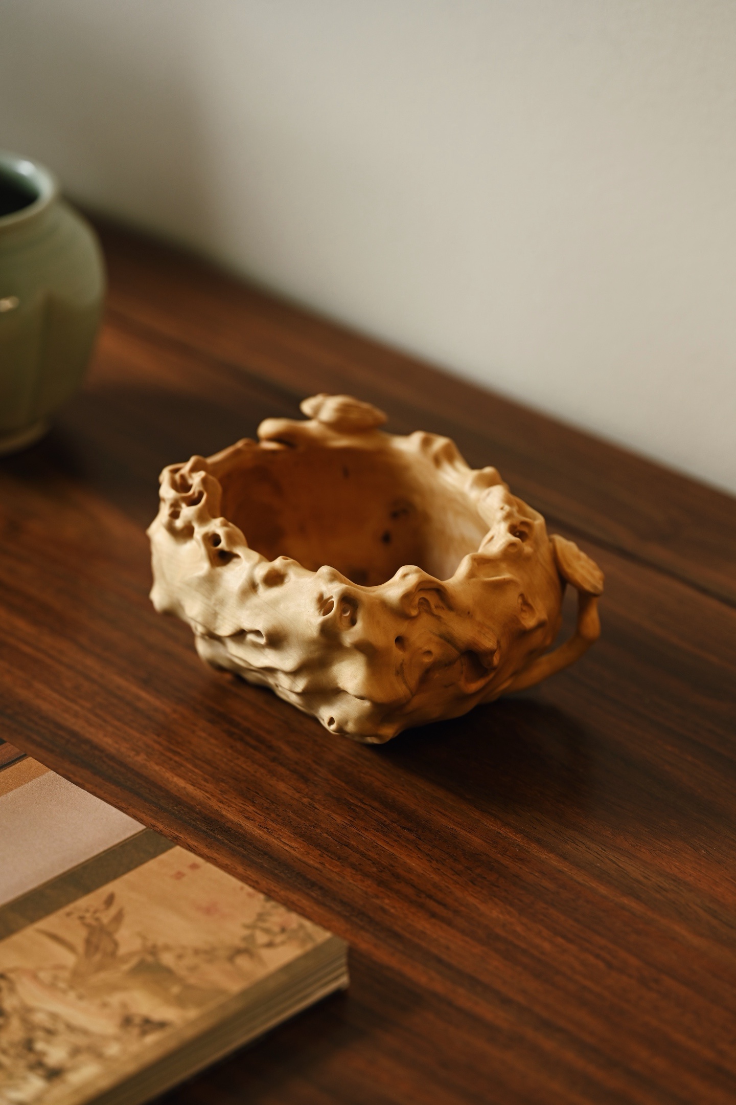 黄杨木 | 灵芝 收纳盘、香插整料掏挖，雕灵芝之形，菌伞如盖，错落有致，枝干曲折