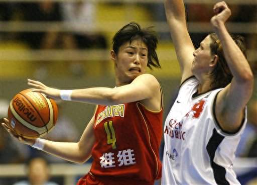 出线关键一战！中国女篮迎战捷克女篮。