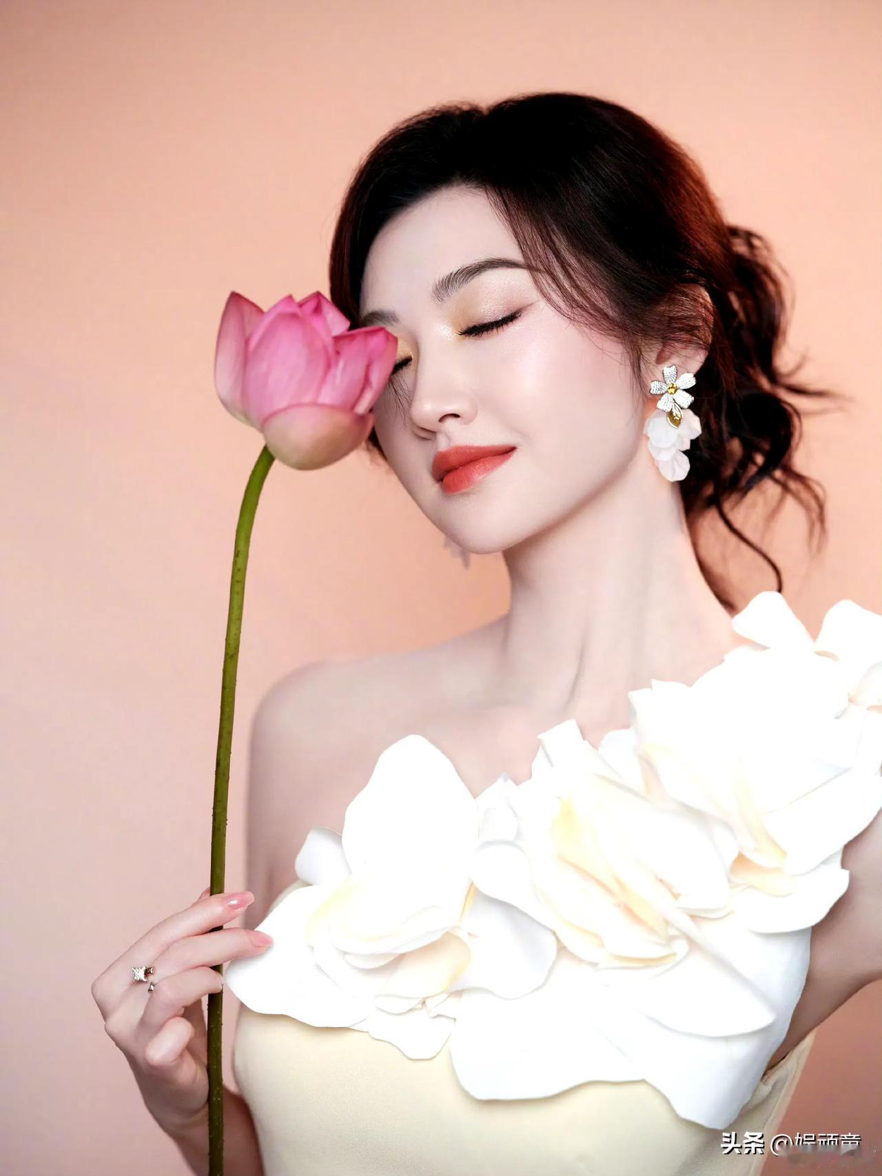 一篇小作文的魅力有多大？
对于景甜而言，现在是百口莫辩，任何言语都显得很苍白，因