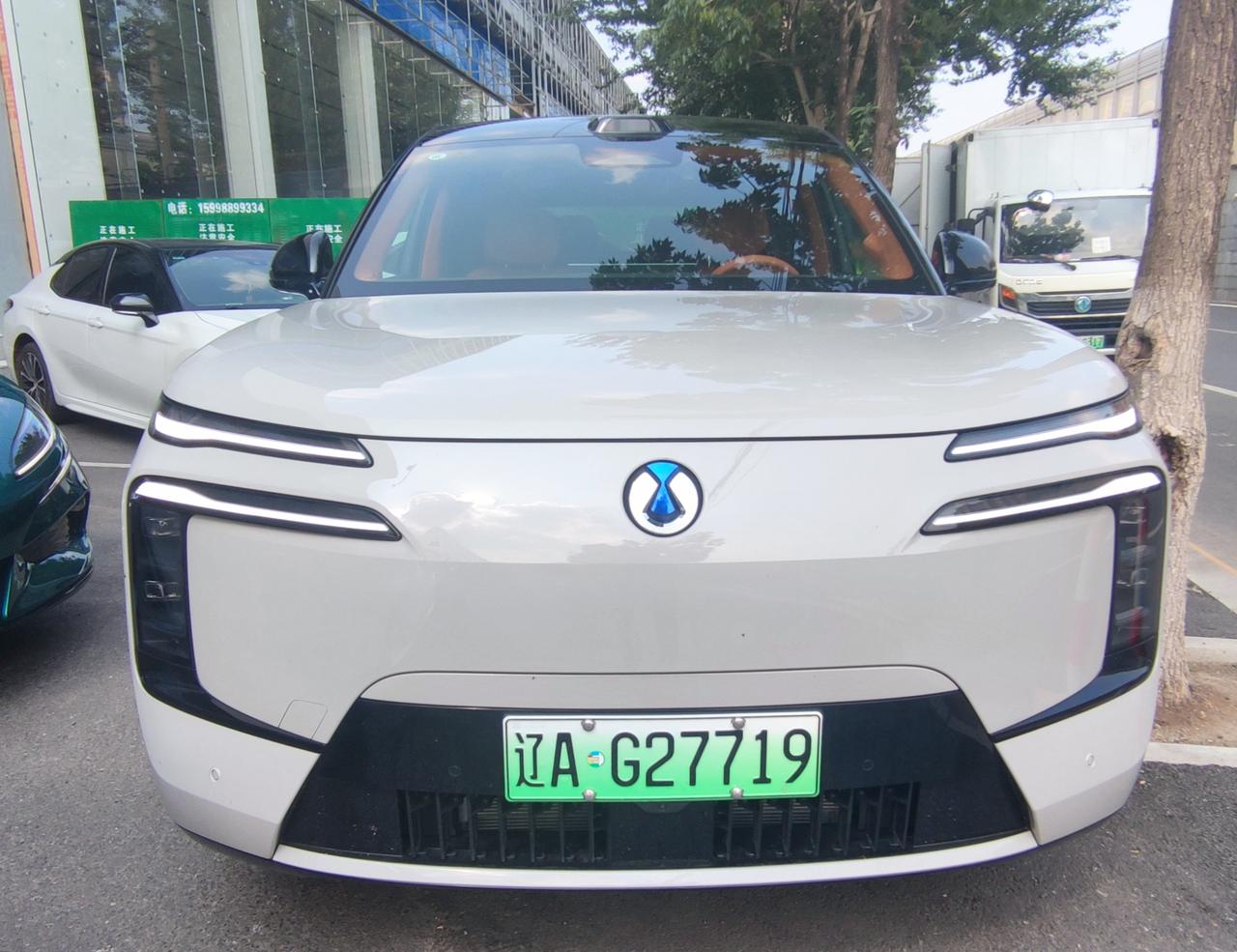 大六座豪华SUV《腾势N8L》
    2026年6月23日，全新腾势N8L闪充