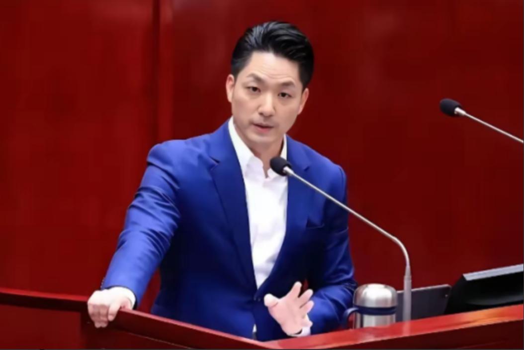 台湾地区恐怕要大洗牌！岛内正流传着一个几乎板上钉钉的预判：只要蒋万安在 2026