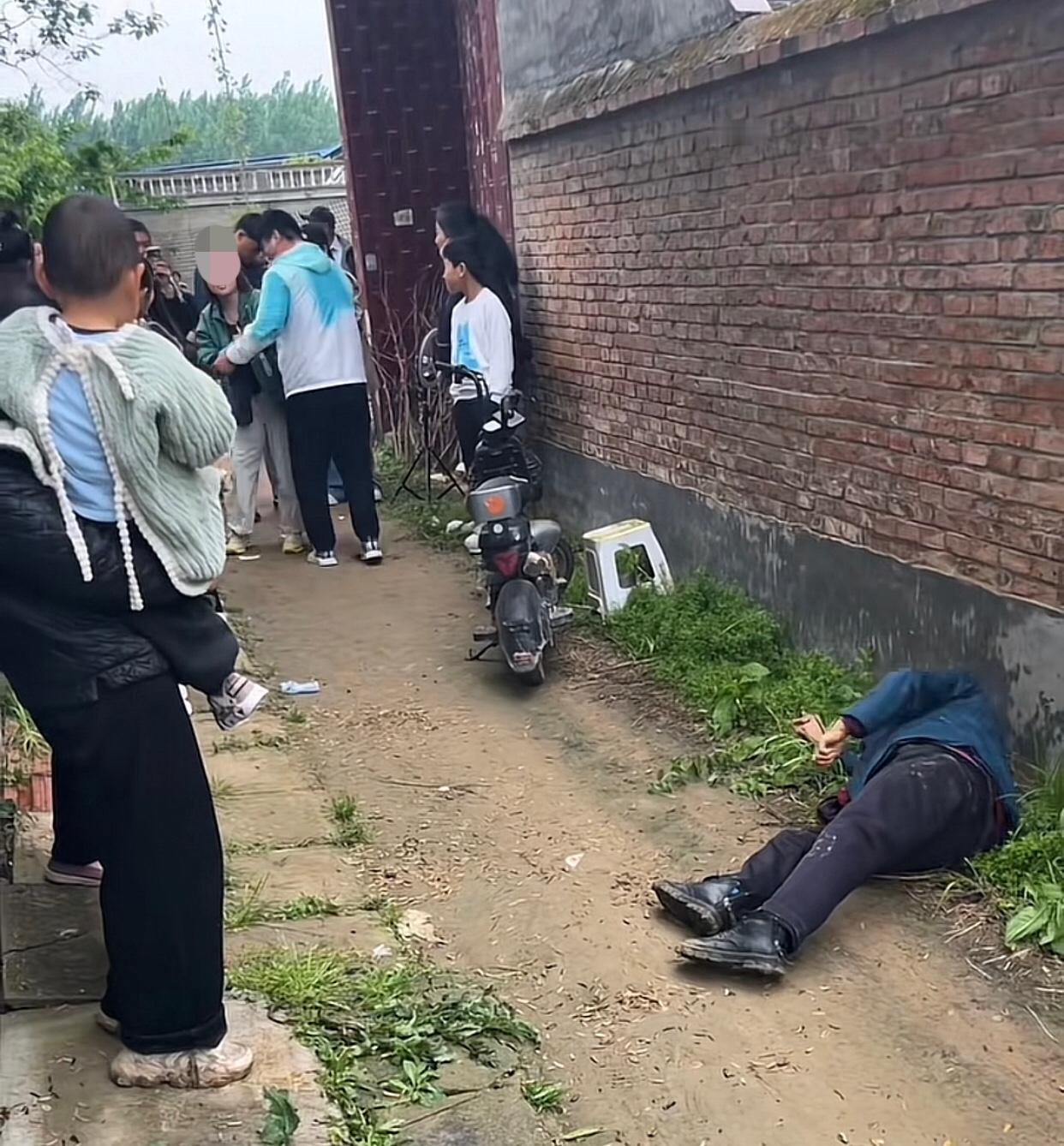 无能瘫痪的兄长，兼祧两房的弟弟，全家袒护的嫂子，被赶出家门的弟媳。万万没想到只出
