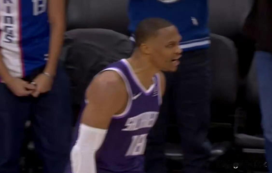 刺激！威少极限三分绝平，杜兰特绝杀不中！

第四节最后35秒，国王队以109-1