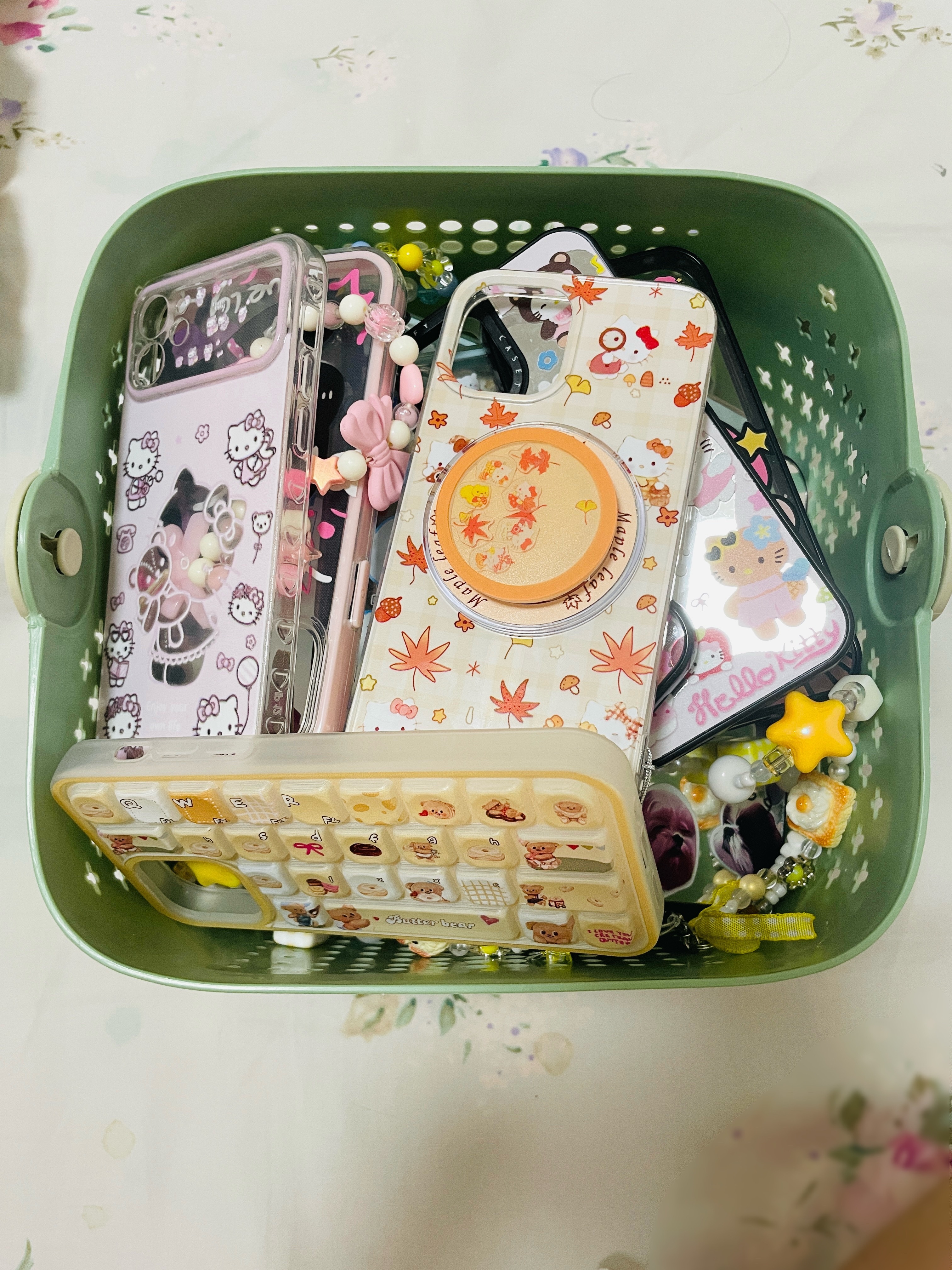 女孩子爱买点手机壳怎么了[右哼哼] ​​​