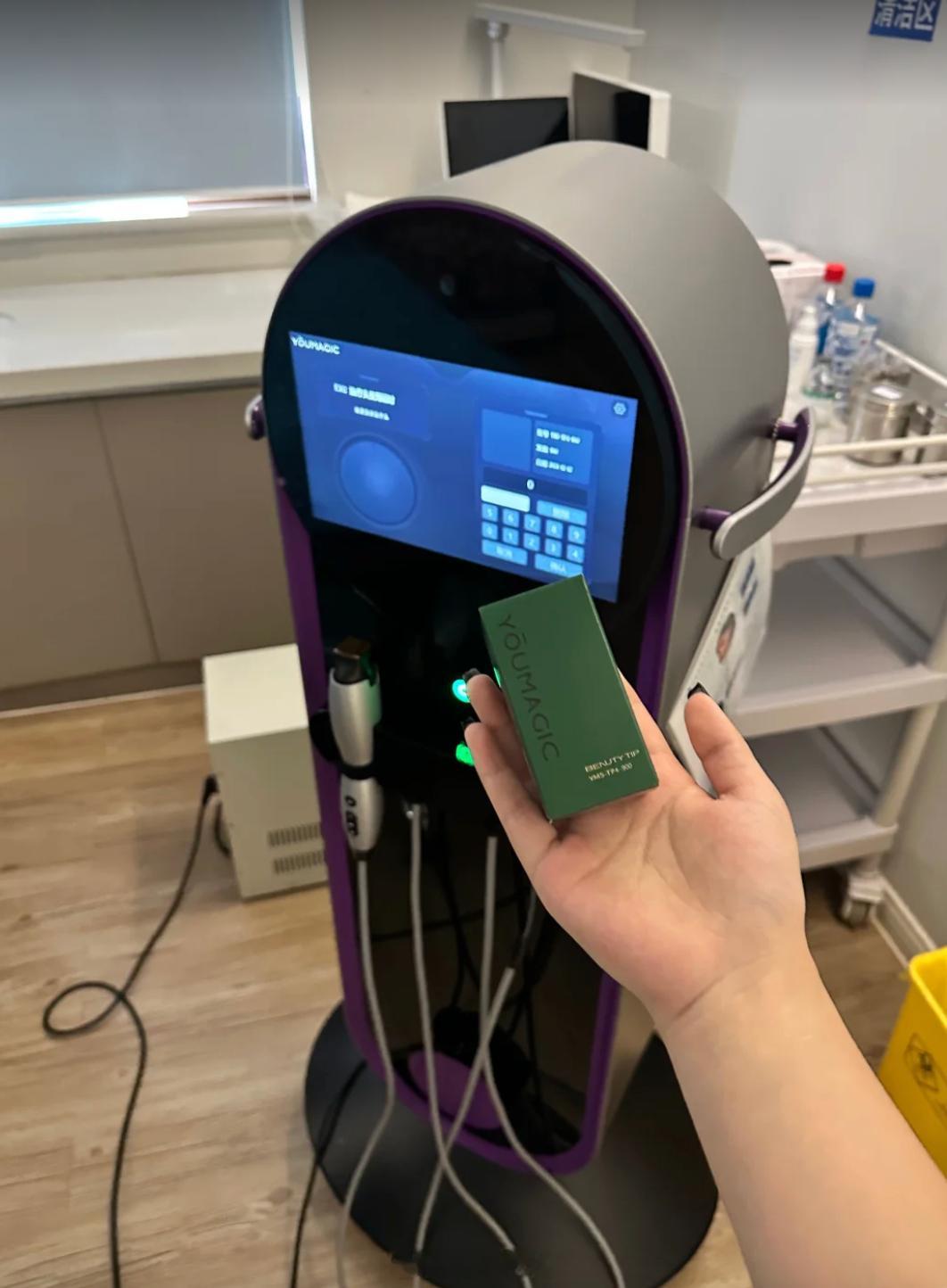 陪女朋友体验了YOUMAGIC舒立缇，我看到的不仅是轮廓的即刻收紧，更是一种“抗