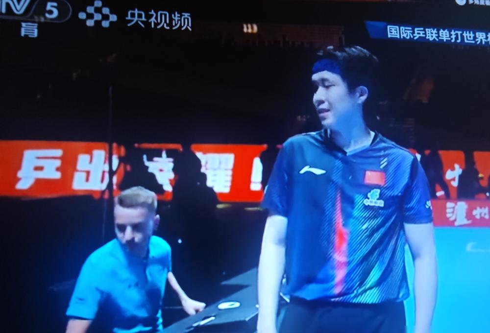 别看比分是4-3。
我告诉你，这根本不是一场体育竞技，这是一场血淋淋的王座保卫