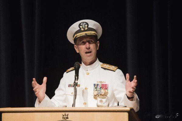 美军正对伊朗港口摆出封锁阵势，五角大楼突然“炸雷”，海军部长被扫地出门

来源: