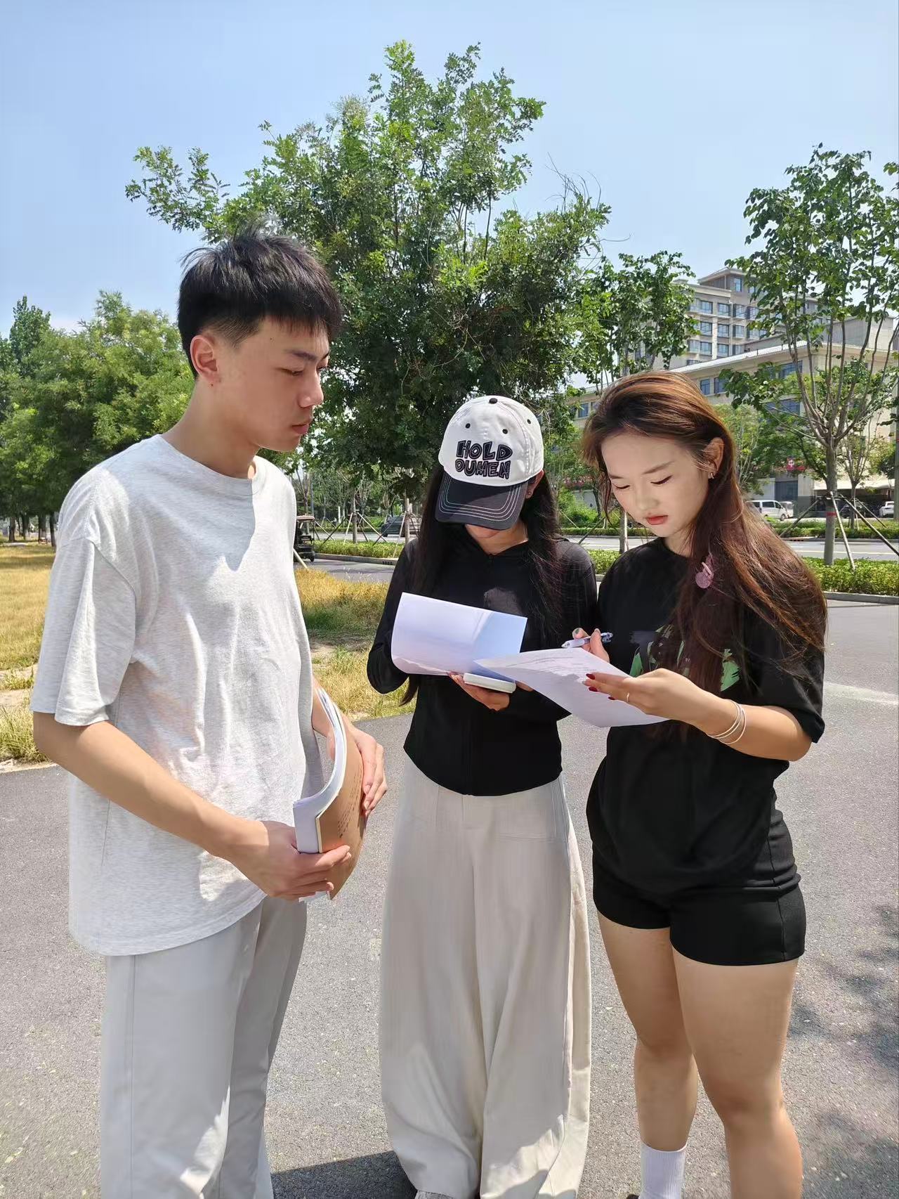 秦岭笑谈 为直面当前博士生扩招背景下人才培养质量难题，厘清博士生主体性、创新性培