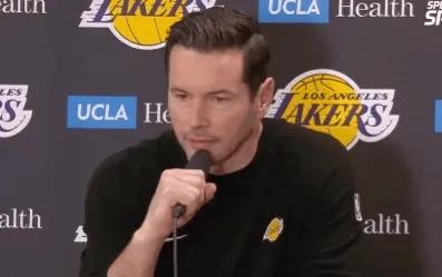 真心话总是以玩笑的形式说出来的。
雷迪克这一手铺垫，可谓是，草蛇灰线，伏脉千里。