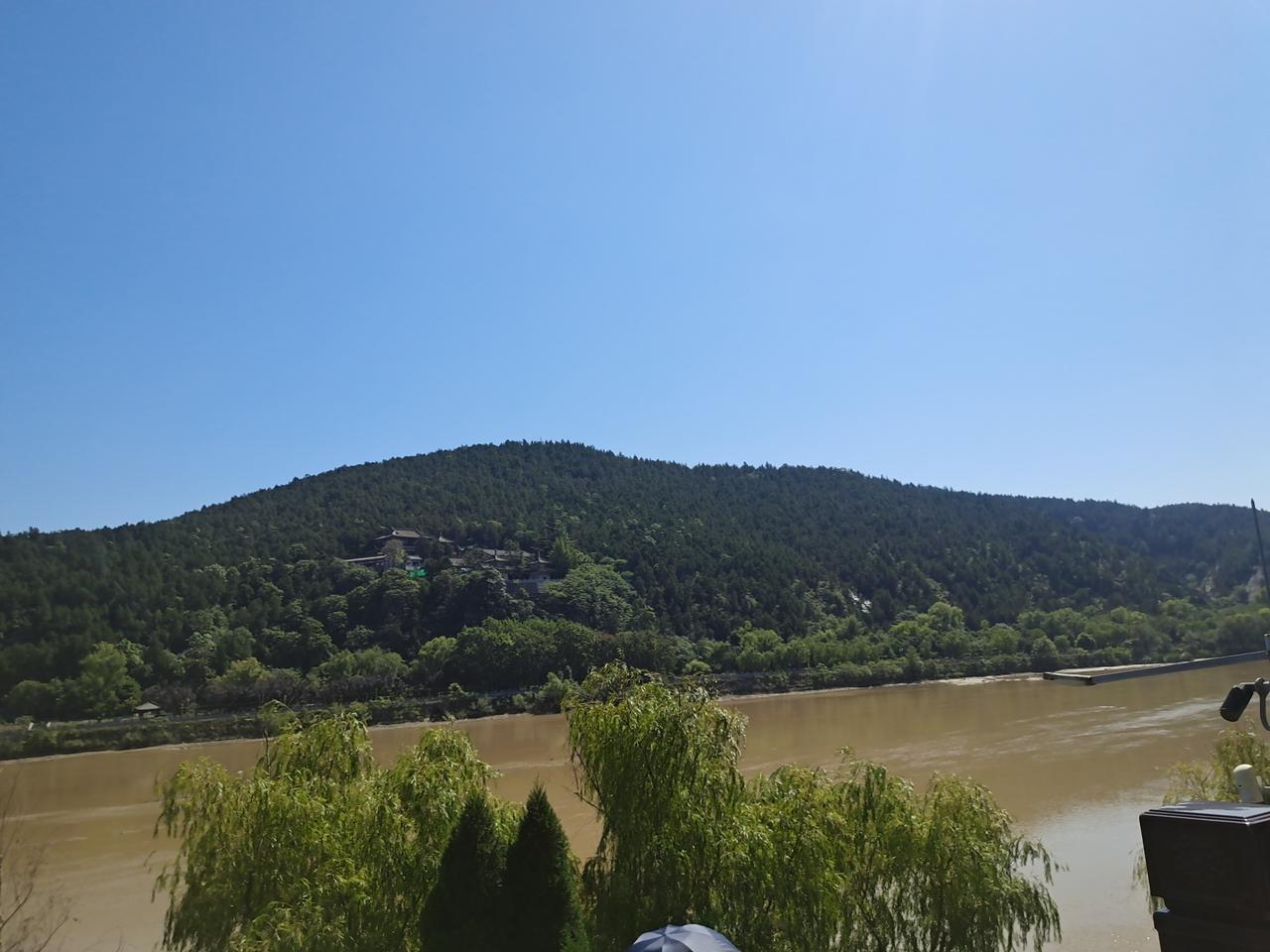 “山川秀丽，人间仙境”🌄🏞️