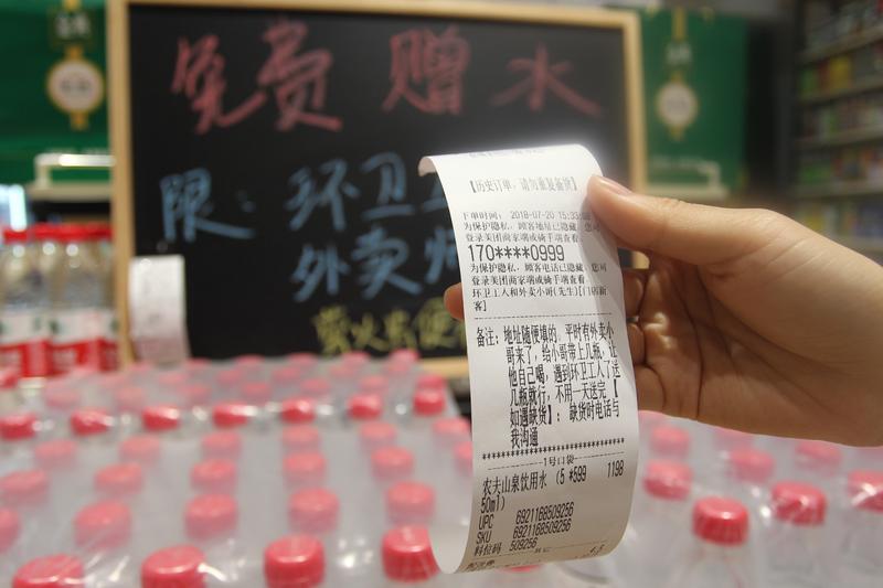 冯唐那句“穷人痴迷技术，笨人先做事”一出口，我简直要炸——这哪是洞察现实，分明是