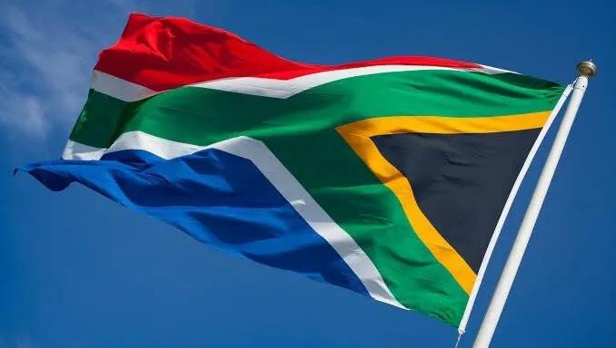 南非又一举措!

南非政府决定起诉被发现加入以色列军队的南非公民。。(信息来源推