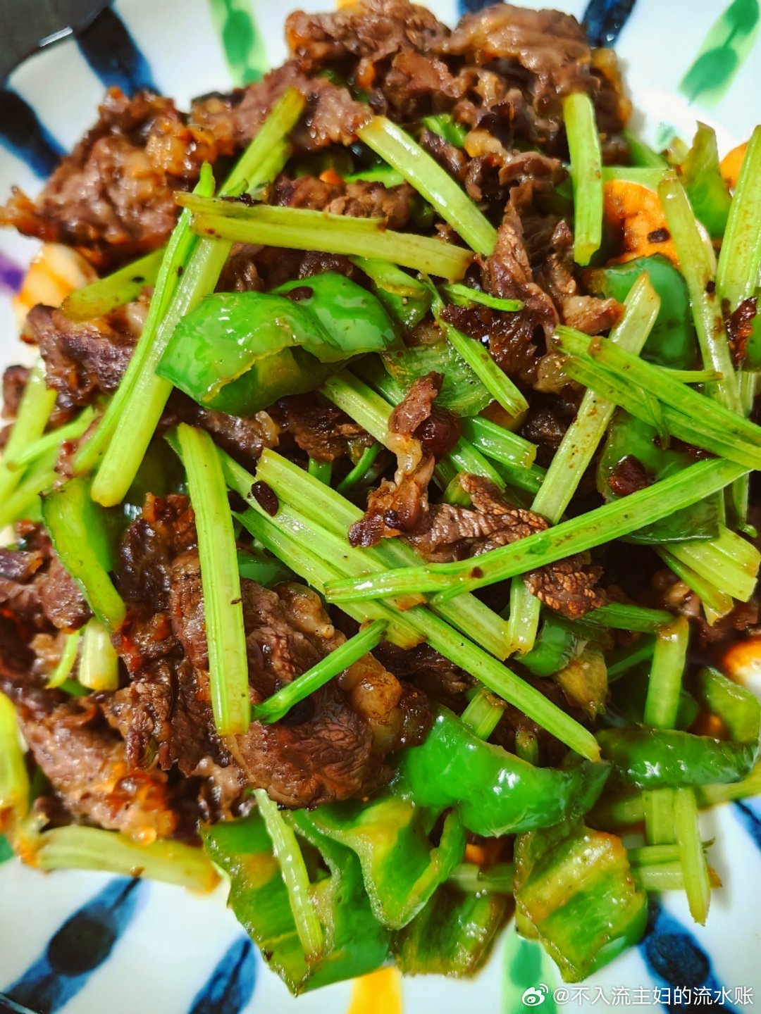 好好吃饭之家常菜～～～～～～～～菠萝排骨芹菜青椒炒吊龙牛肉手撕包菜梭子蟹肉圆萝卜