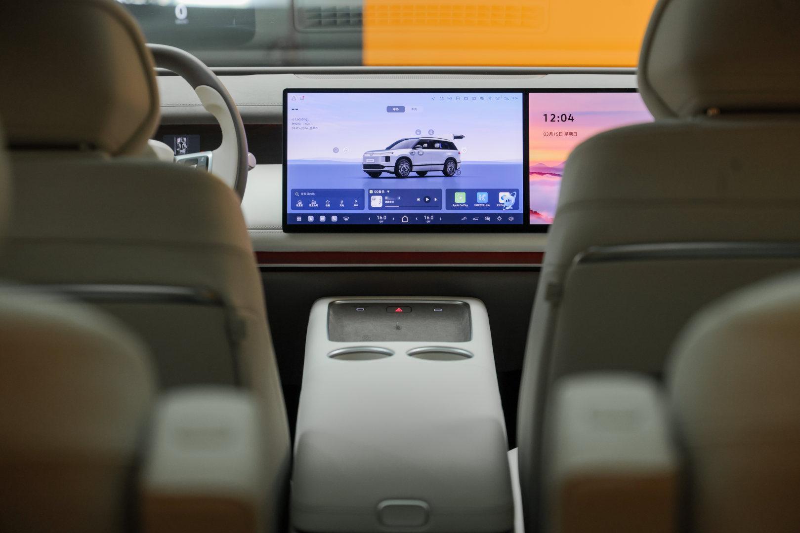 大众9X首发MomentaR7世界模型 大众9X42年。从第一辆桑塔纳下线，到今