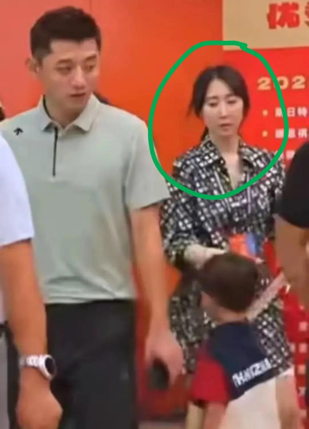 我不会是最后一个知道吧？原来张继科娶了白百何现任丈夫的前妻，听起来就像绕口令[捂