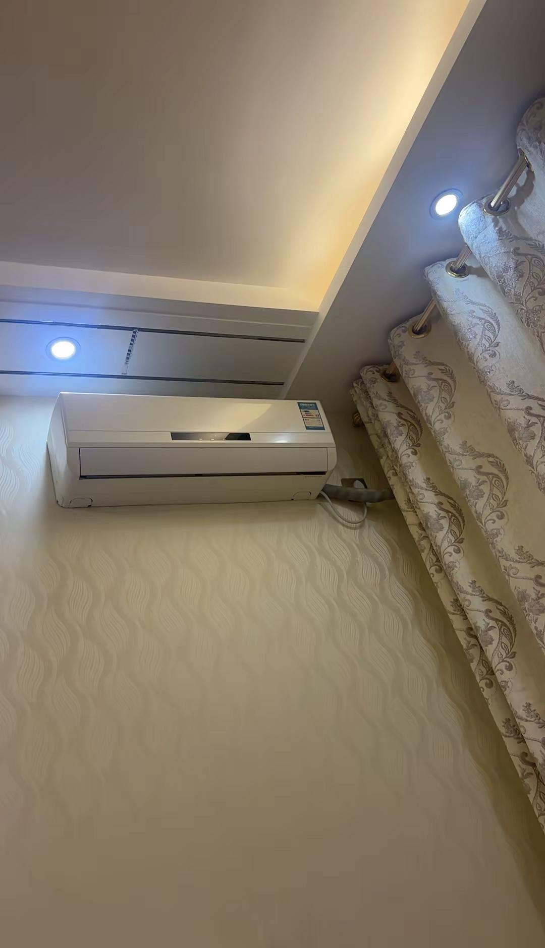 人和人还是淡淡的好 就可以         不期待 不在意  不要求  不离开…