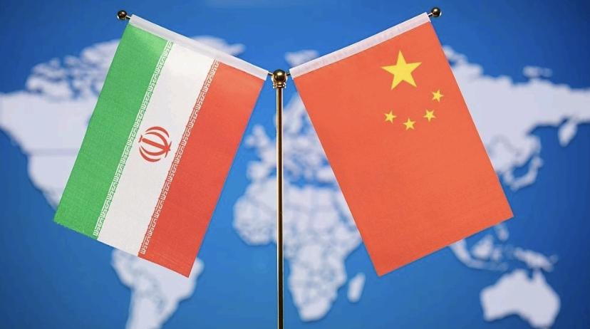 美国媒体声称，中国正在向伊朗施压，让他们开放霍尔木兹海峡，保持航运的畅通。

说