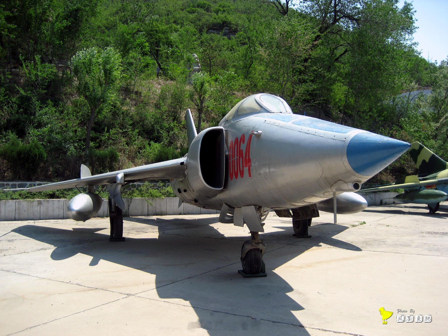 NO. 21航空博物馆 里的  强5  拍摄时间：20070505、201003