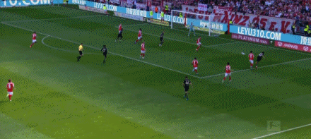 大逆转！穆西亚拉射门被扑，凯恩补射破门，美因茨3-4拜仁 